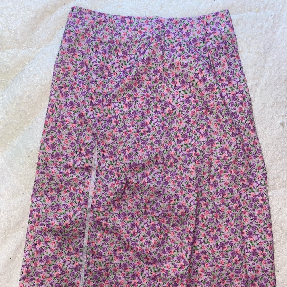 Pink floral skirt 🌸